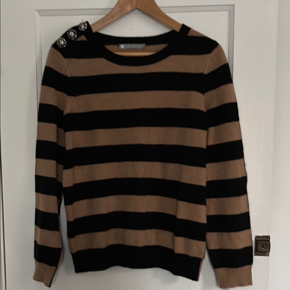 In Cashmere size M Striped Black and Tan Sweater